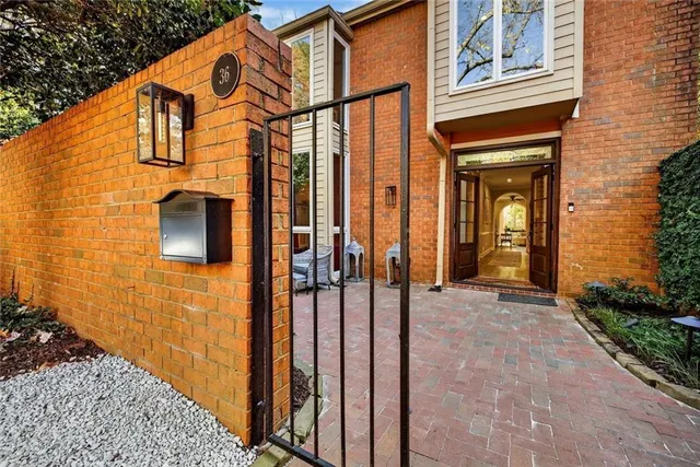 $500,000 | 36 Willow Glen Northeast, Atlanta, GA 30342