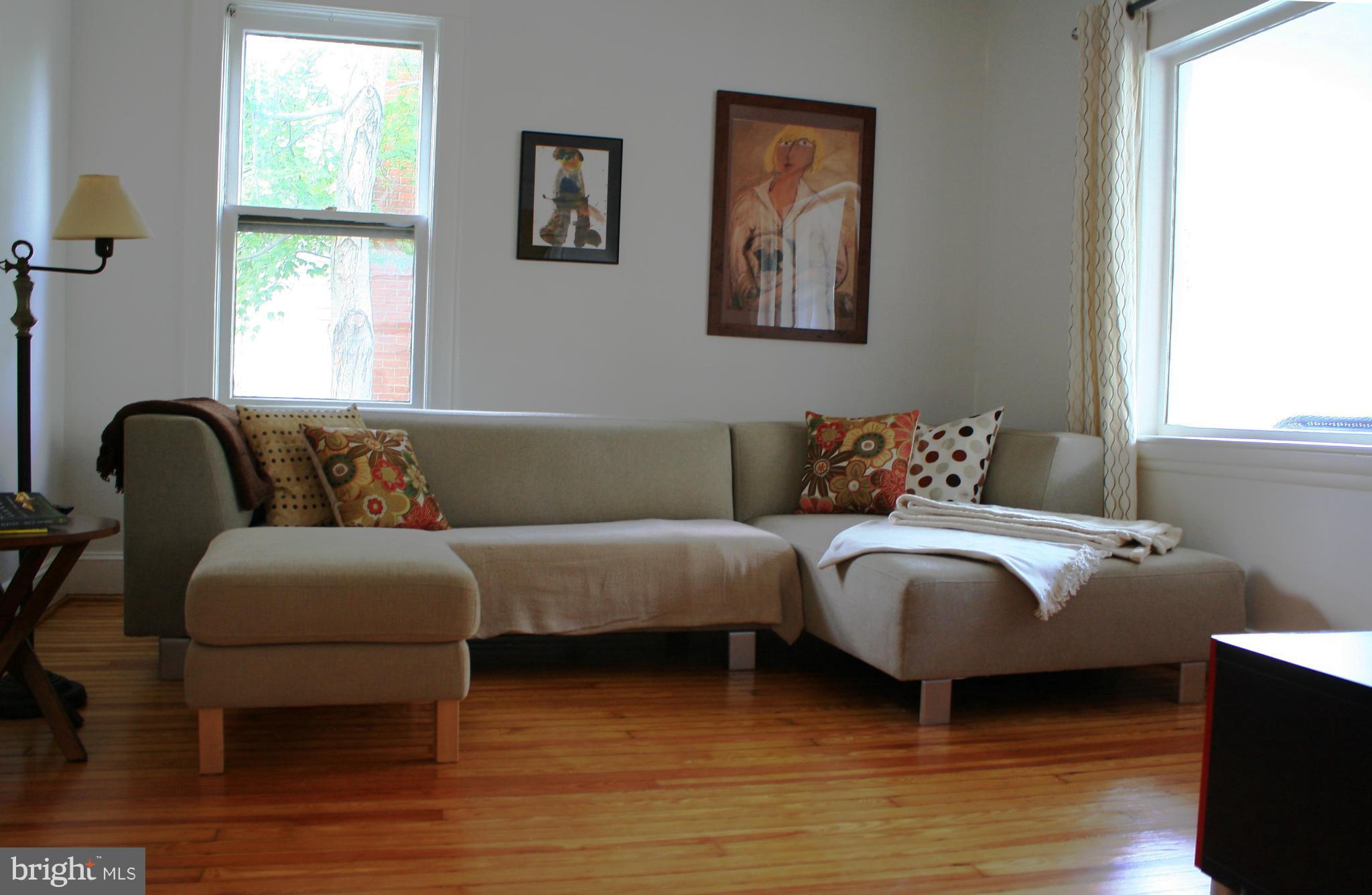 6308 Banbury Road Baltimore, MD 21239 - Photo 15 of 30 Family Room