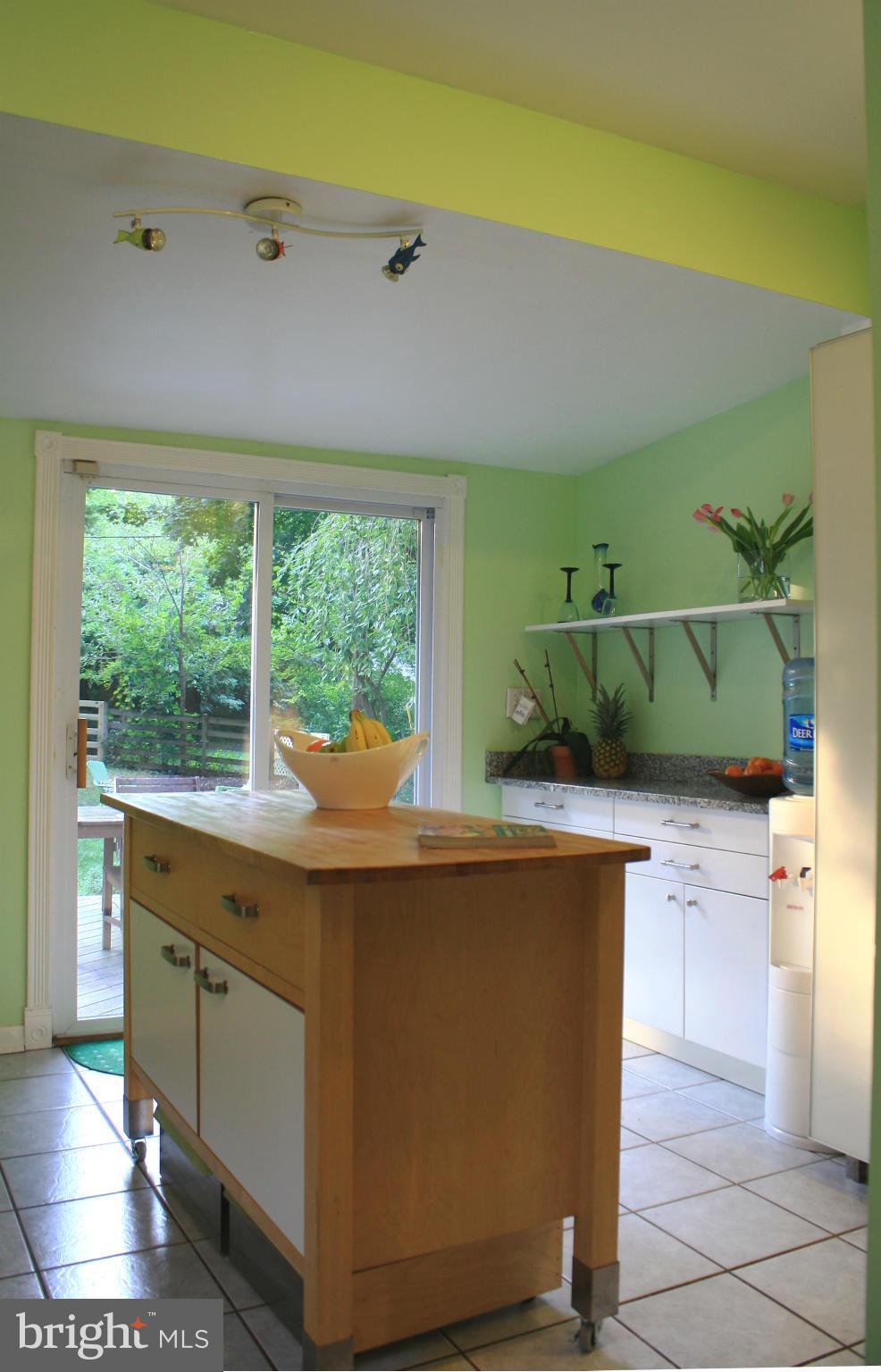 6308 Banbury Road Baltimore, MD 21239 - Photo 7 of 30 Kitchen
