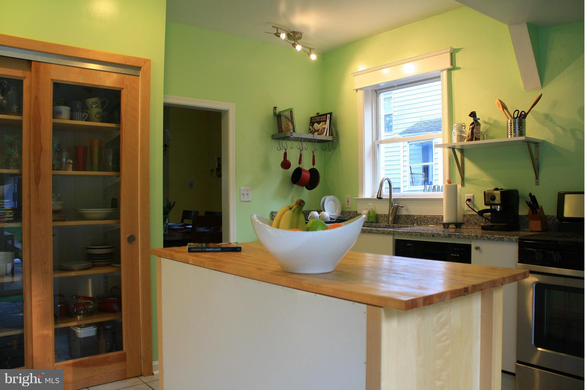 6308 Banbury Road Baltimore, MD 21239 - Photo 8 of 30 Kitchen