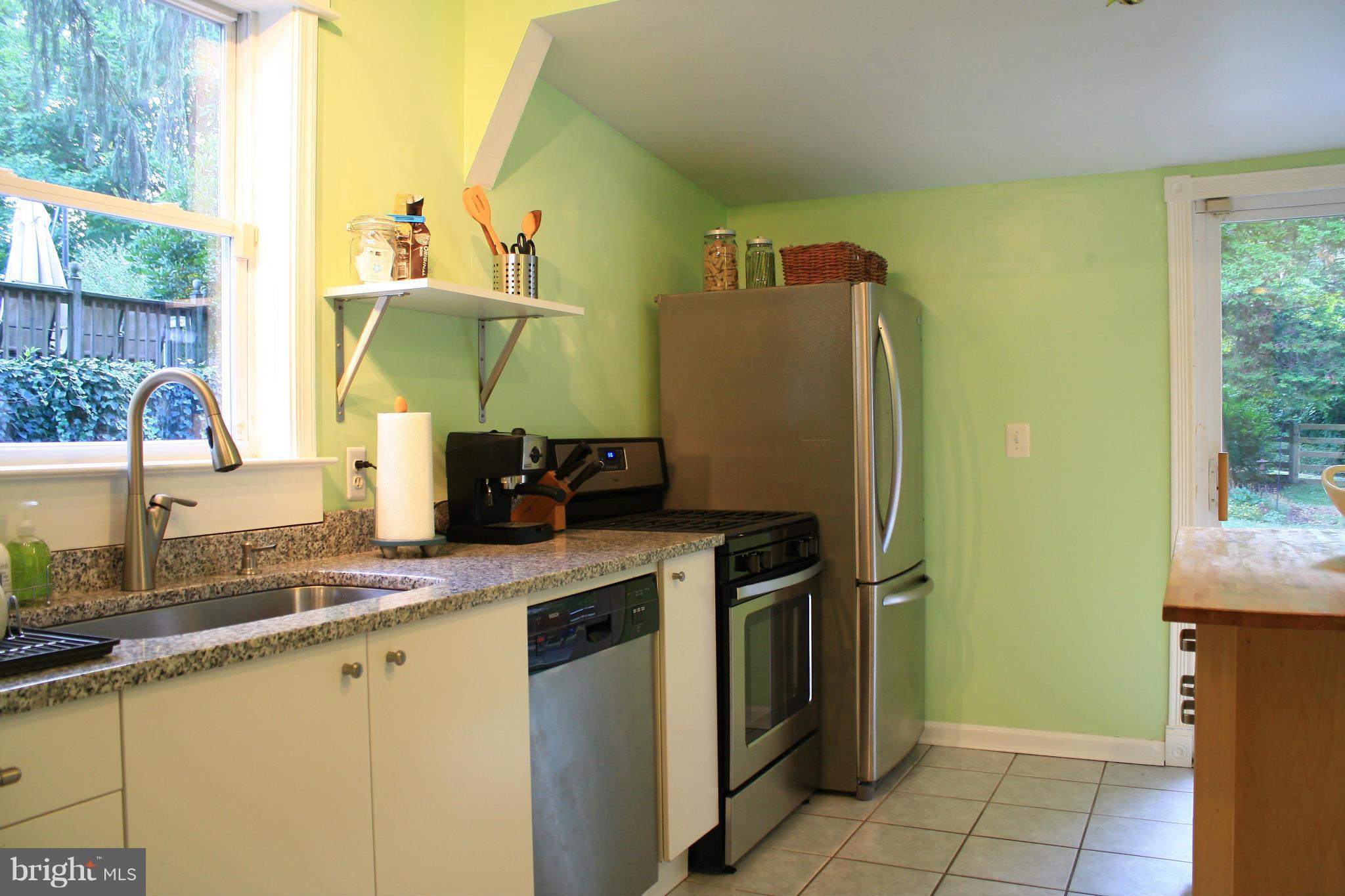 6308 Banbury Road Baltimore, MD 21239 - Photo 9 of 30 Kitchen
