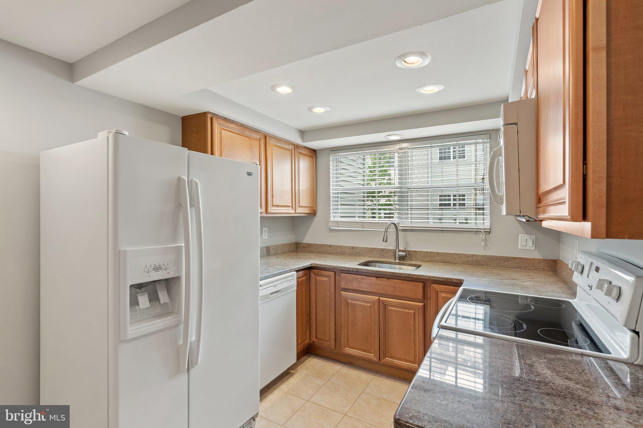 111 Fort Evans Road Southeast, Unit A Leesburg, VA 20175 - Photo 3 of 32