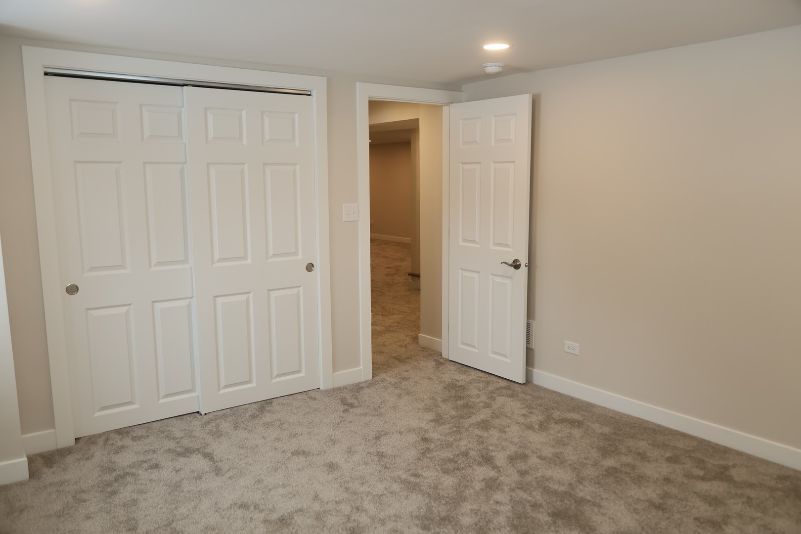 289 Chestnut Street Antioch, IL 60002 - Photo 12 of 24 an empty room with closet area