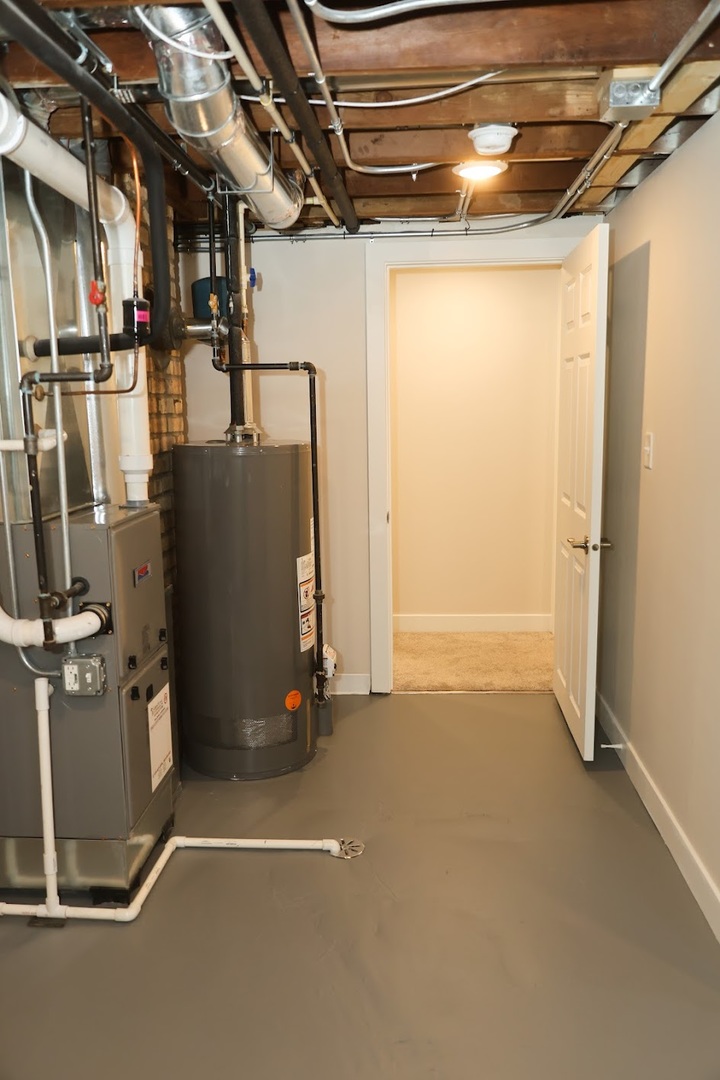 289 Chestnut Street Antioch, IL 60002 - Photo 22 of 24 a view of a room with gym equipment
