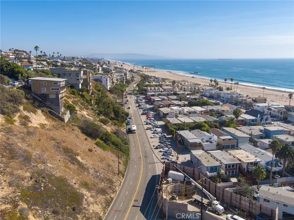 $750,000 | 6929 Vista Del Mar, Playa del Rey, CA 90293