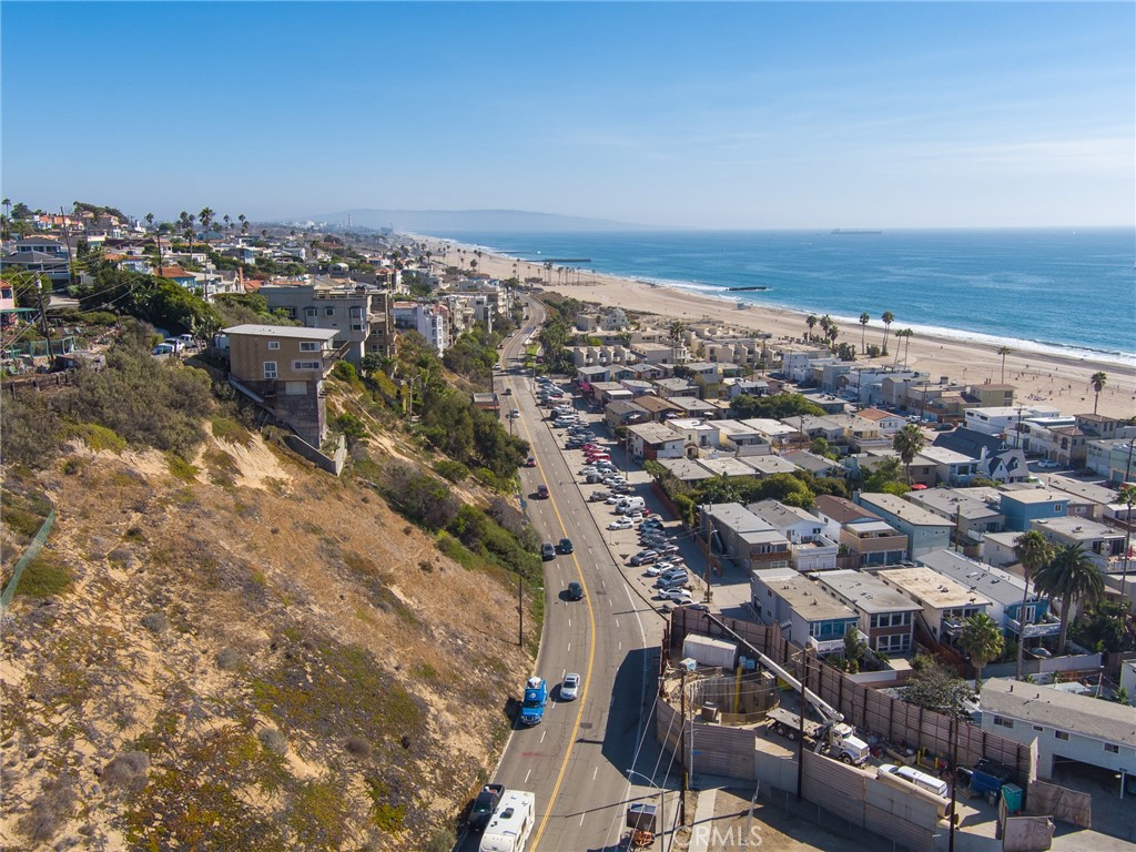 6929 Vista Del Mar Playa del Rey, CA 90293 - Photo 7 of 14 an aerial view of a city