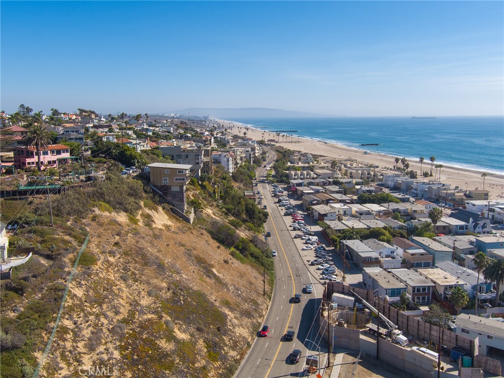 6929 Vista Del Mar Playa del Rey, CA 90293 - Photo 8 of 14 an aerial view of a city