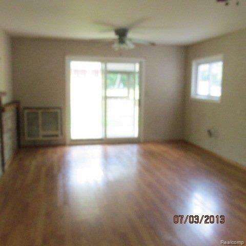 3640 Mann Road Clarkston, MI 48346 - Photo 8 of 20 023.JPG