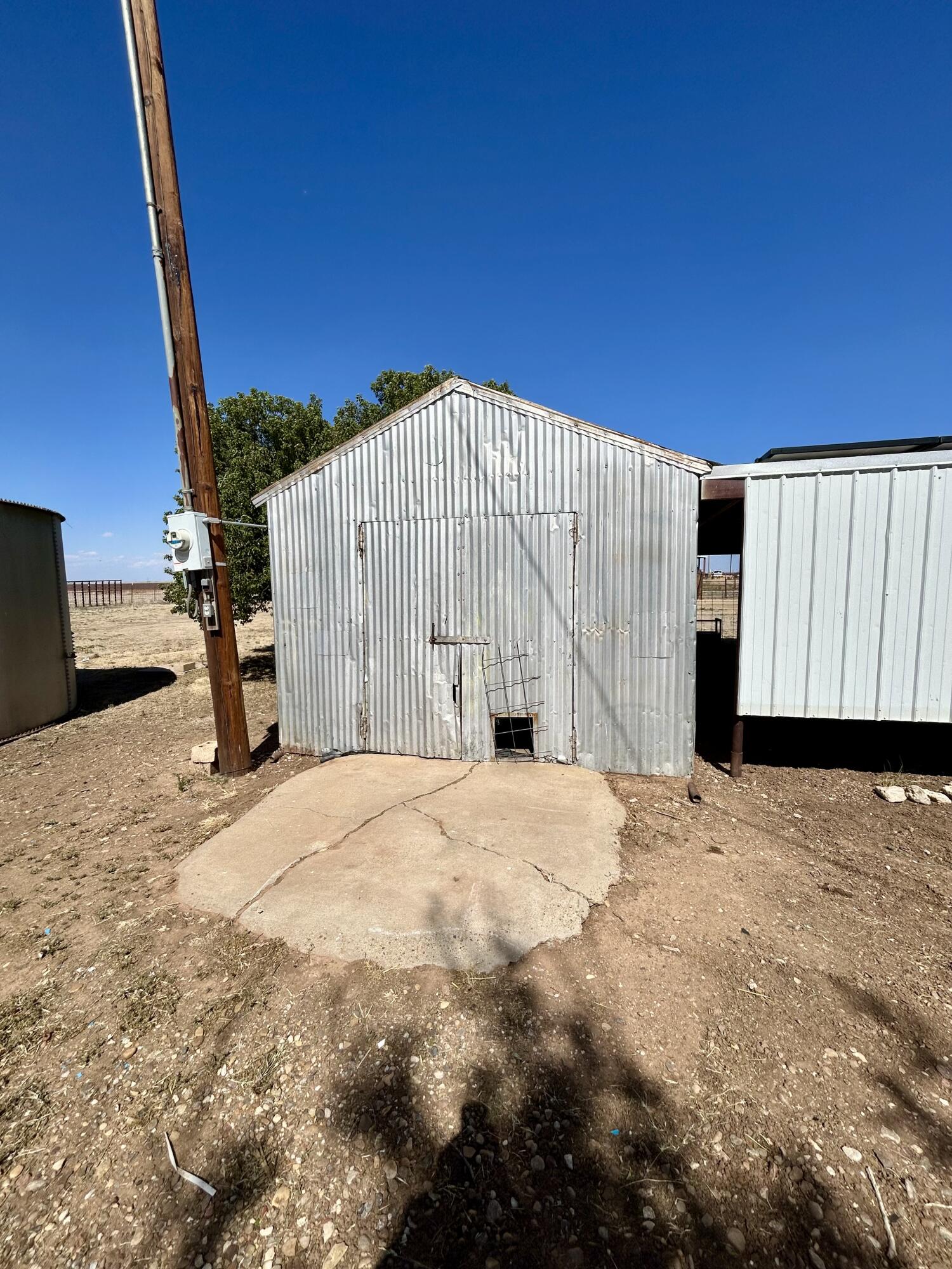 2101 Farm To Market 97 Lockney, TX 79241 - Photo 29 of 35 a view of a backyard of a house