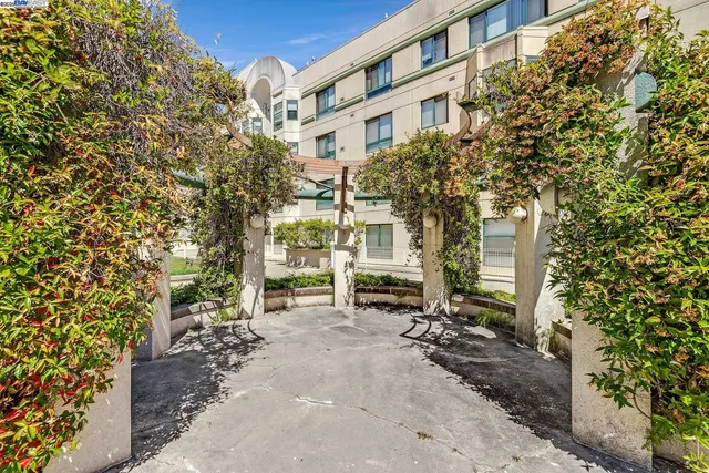 $238,000 | 988 Franklin Street, Unit 312, Oakland, CA 94607
