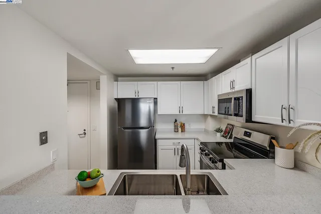 $238,000 | 988 Franklin Street, Unit 312, Oakland, CA 94607