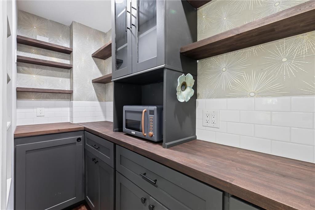 6805 Mill Creek Road Shawnee, KS 66217 - Photo 17 of 52 Gallery Image 17