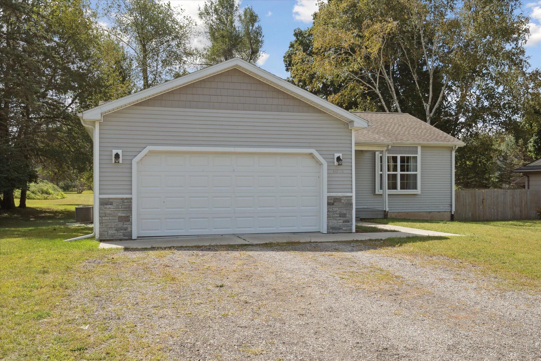 4075 Flansburg Road Jackson, MI 49203 - Photo 3 of 36 03-4075-Flansburg-Rd-Jackson-MI-49203-Wi