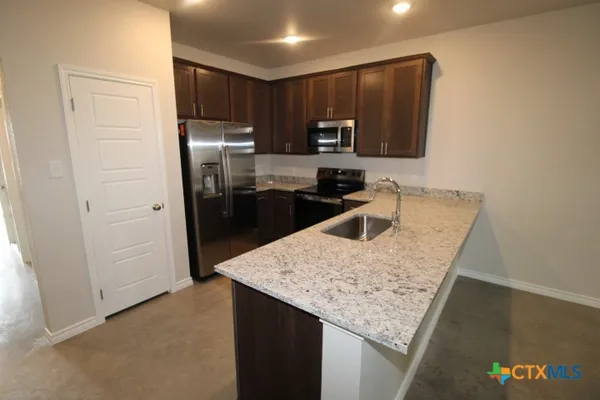 $1,250 | 640 Pacific Crest Trail, Copperas Cove, TX 76522