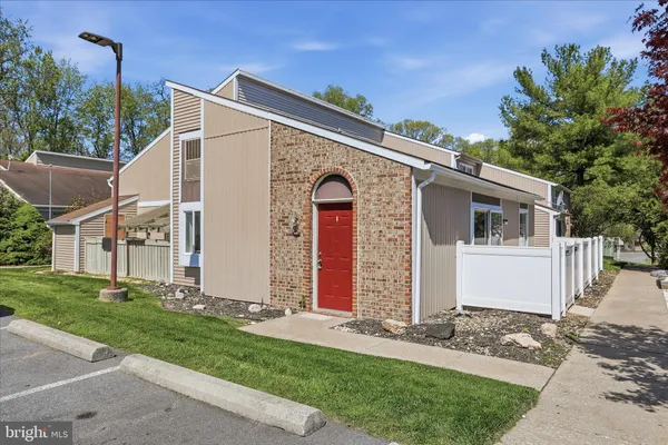 $214,900 | 1618 Woodlands Run, Unit 1618, Hagerstown, MD 21742