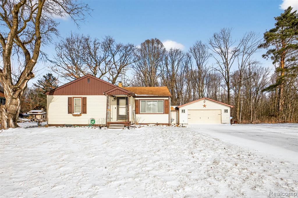 3241 East Curtis Road Birch Run, MI 48415 - Photo 3 of 47