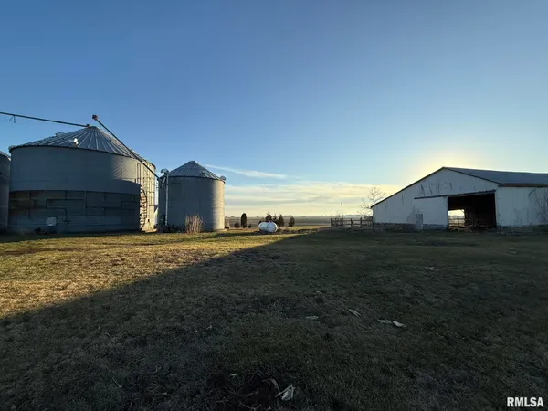 $329,900 | 2832 Highway 17, Galva, IL 61434