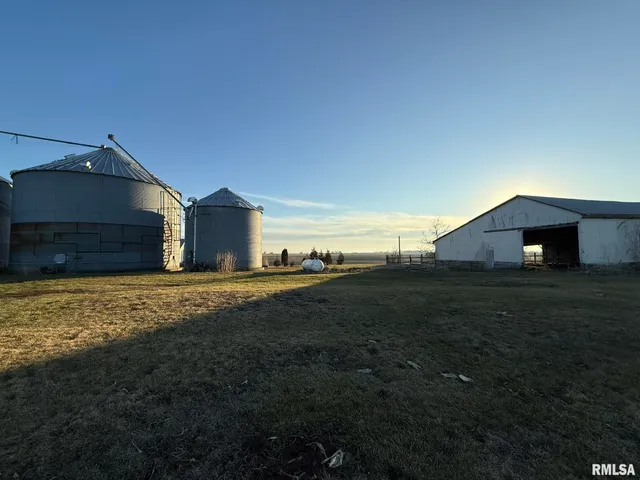 $329,900 | 2832 Highway 17, Galva, IL 61434