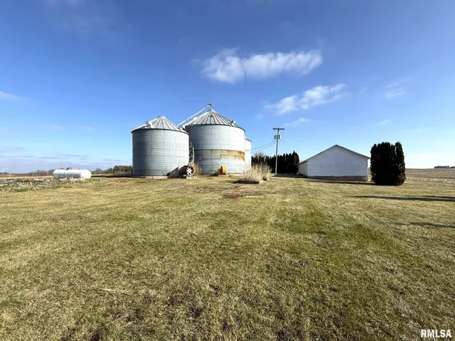 $329,900 | 2832 Highway 17, Galva, IL 61434