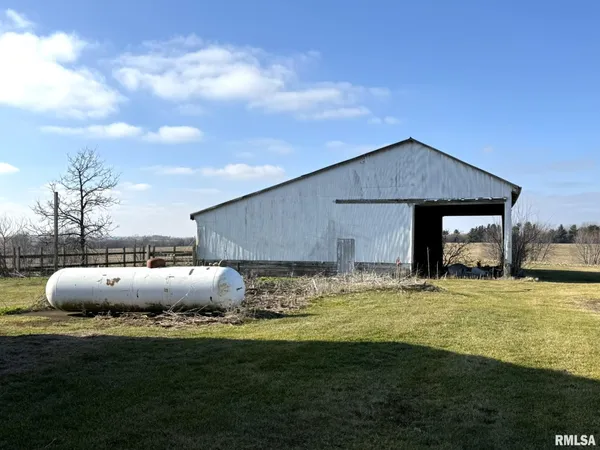 $329,900 | 2832 Highway 17, Galva, IL 61434