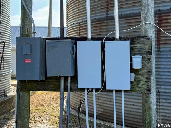 $329,900 | 2832 Highway 17, Galva, IL 61434