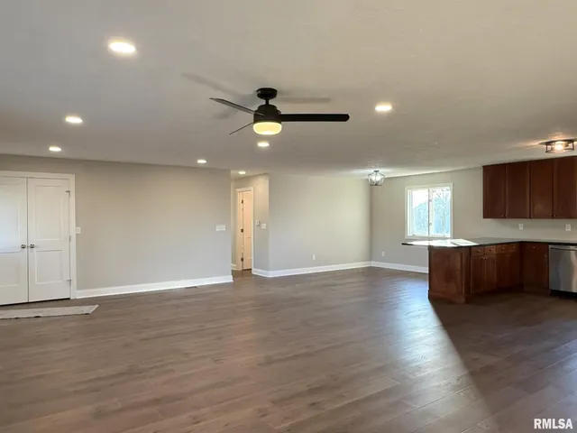 $329,900 | 2832 Highway 17, Galva, IL 61434