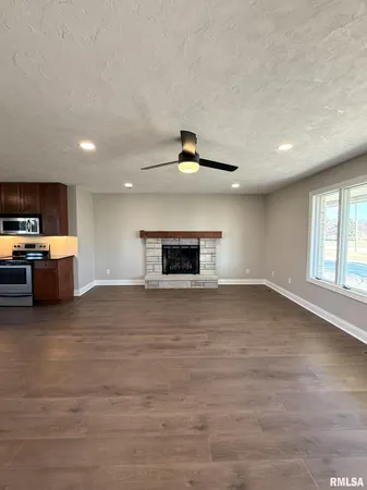 $329,900 | 2832 Highway 17, Galva, IL 61434