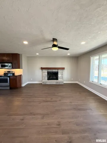 $329,900 | 2832 Highway 17, Galva, IL 61434