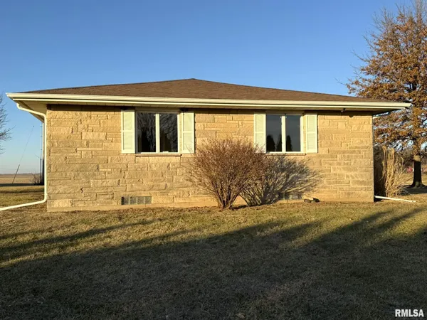 $329,900 | 2832 Highway 17, Galva, IL 61434