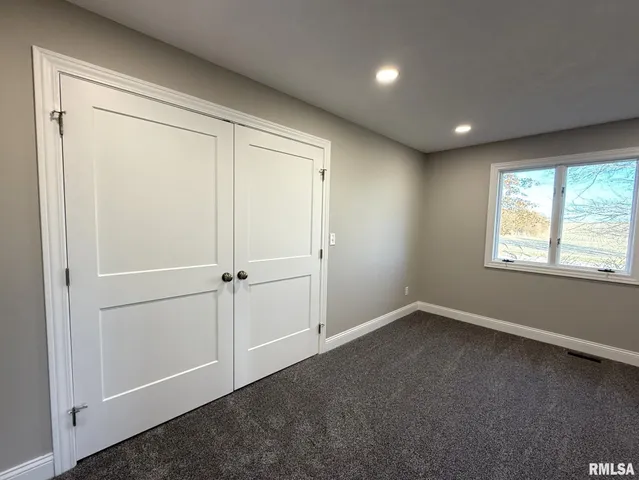 $329,900 | 2832 Highway 17, Galva, IL 61434