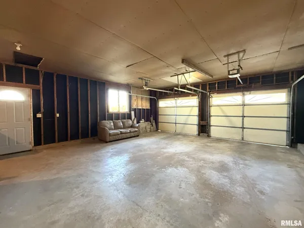 $329,900 | 2832 Highway 17, Galva, IL 61434