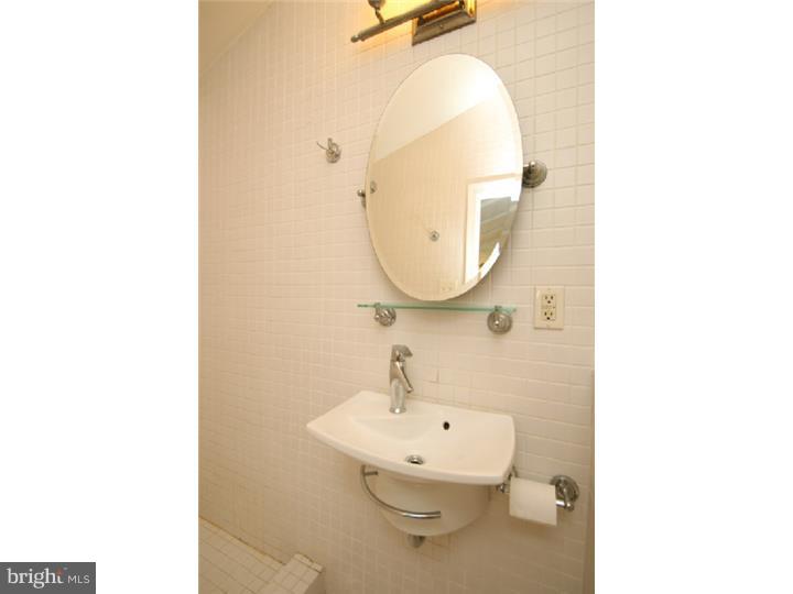 2127 Rodman Street Philadelphia, PA 19146 - Photo 4 of 15 Bedroom