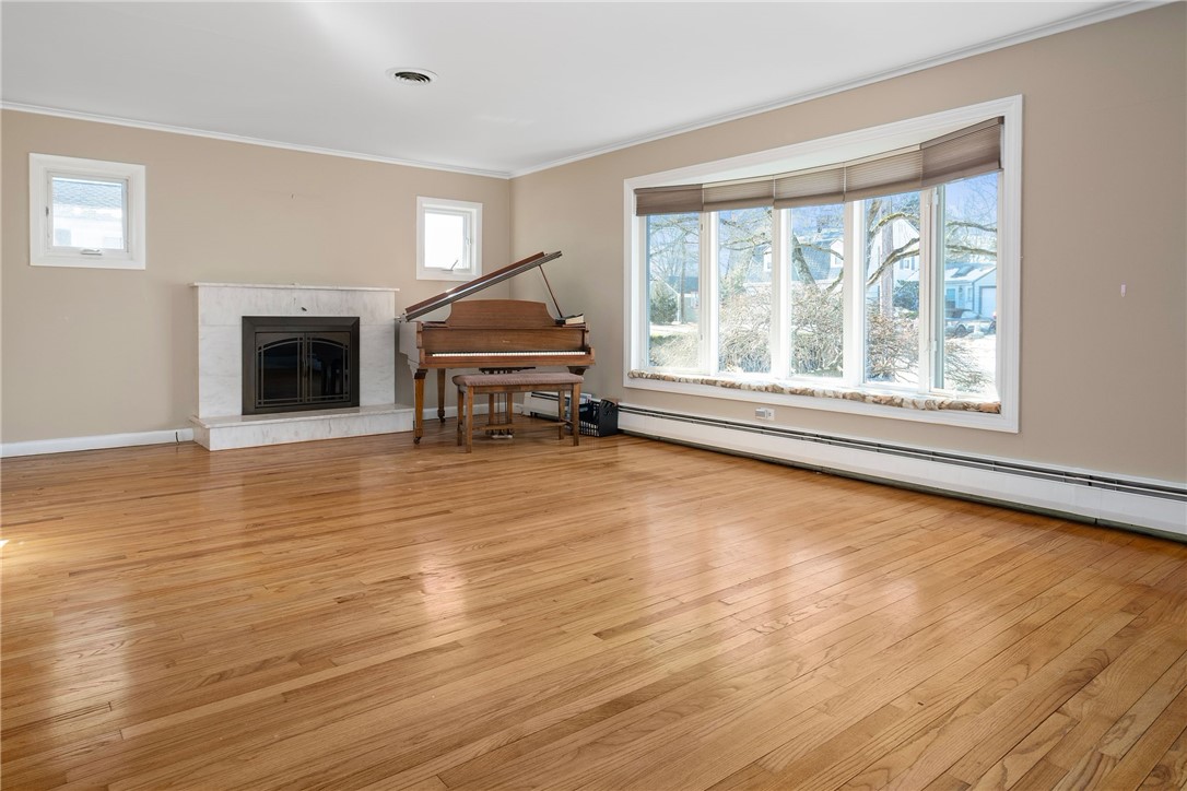 60 Merrymount Drive Warwick, RI 02888 - Photo 3 of 24