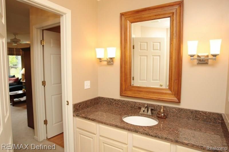 3700 Briarbrooke Lane Rochester, MI 48306 - Photo 17 of 37 PowderRoom.jpg