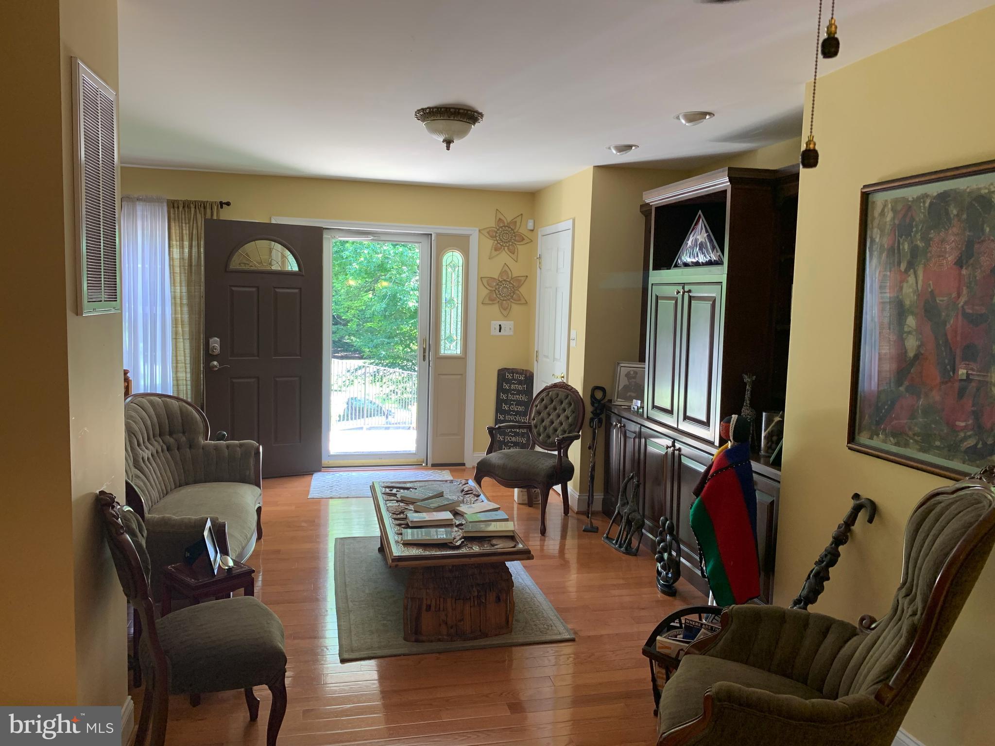 120 Double Oak Road North Prince Frederick, MD 20678 - Photo 16 of 30 main entrance 2, Family Room 2