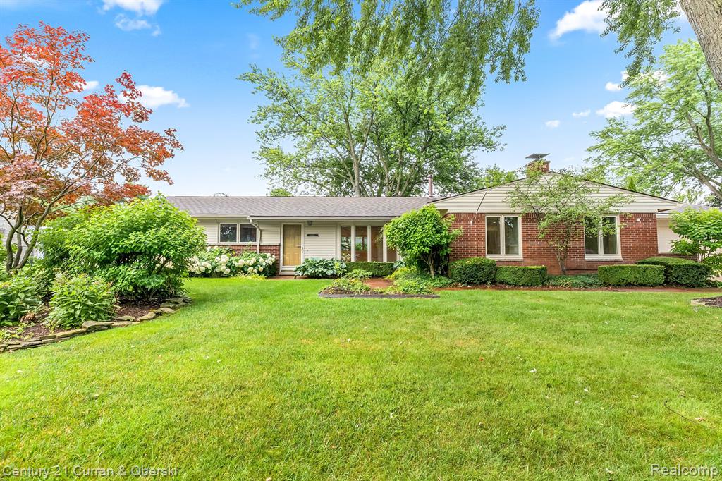 24012 Glen Ridge Court Novi, MI 48375 - Photo 1 of 27