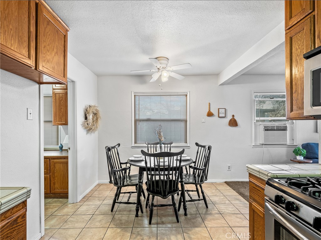 16129 Smoke Tree Street Hesperia, CA 92345 - Photo 17 of 36