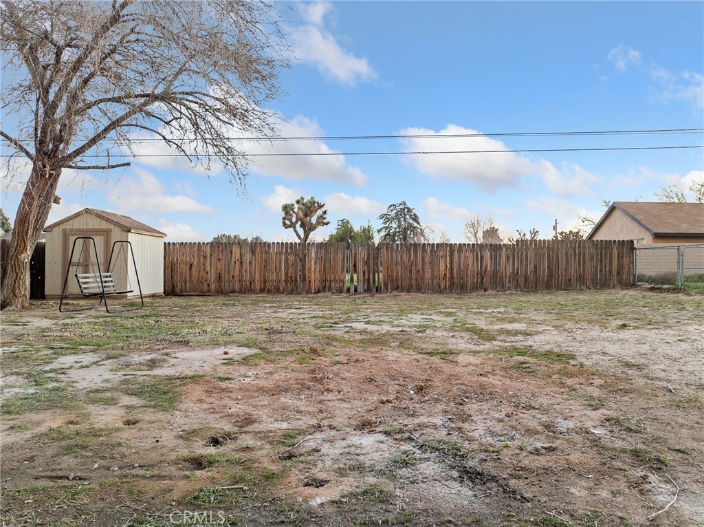 16129 Smoke Tree Street Hesperia, CA 92345 - Photo 35 of 36