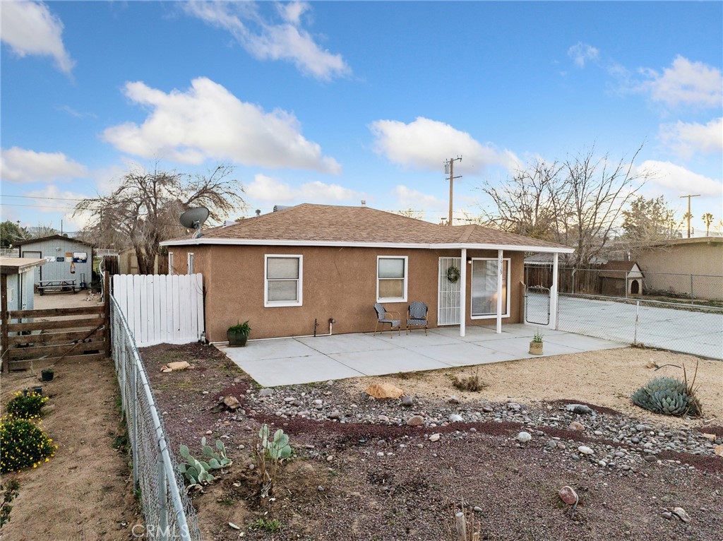 16129 Smoke Tree Street Hesperia, CA 92345 - Photo 7 of 36