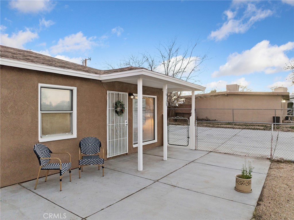 16129 Smoke Tree Street Hesperia, CA 92345 - Photo 8 of 36