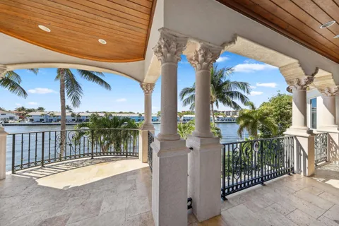 $9,750,000 | 4216 Intracoastal Drive, Highland Beach, FL 33487