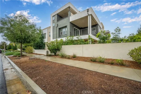 $5,700 | 229 Chorus, Irvine, CA 92618