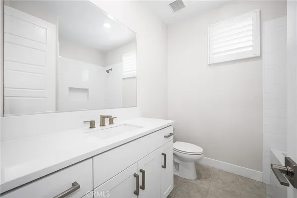 $5,700 | 229 Chorus, Irvine, CA 92618