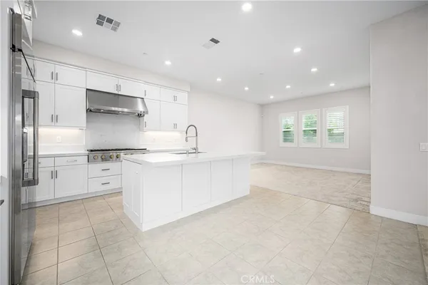 $5,700 | 229 Chorus, Irvine, CA 92618