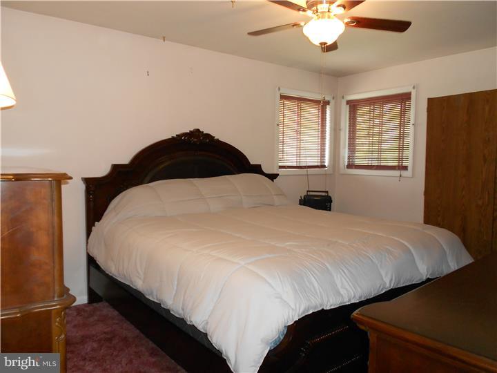 18 Albert Road Glendora, NJ 08029 - Photo 11 of 23 Bedroom - Main
