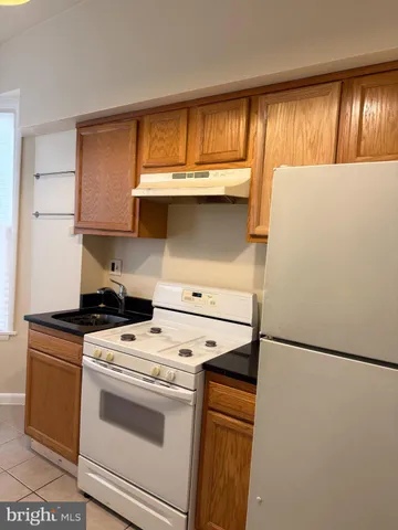 a view of a window in a room