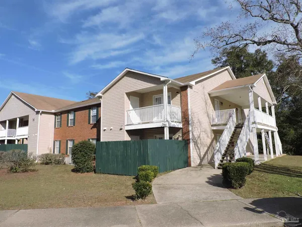 $1,095 | 2303 West Michigan Avenue, Unit H9, Pensacola, FL 32526