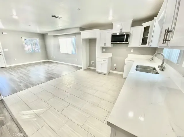 $3,700 | 10617 South Broadway, Los Angeles, CA 90003