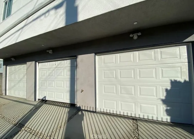 $3,700 | 10617 South Broadway, Los Angeles, CA 90003