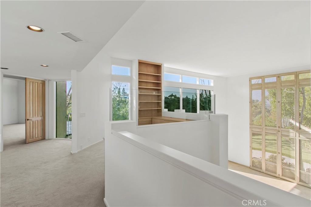 2 Inverness Lane Newport Beach, CA 92660 - Photo 13 of 26 Office loft